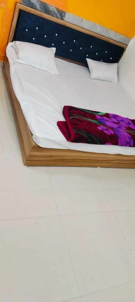 Subah E Banaras - In Banaras For Comfort